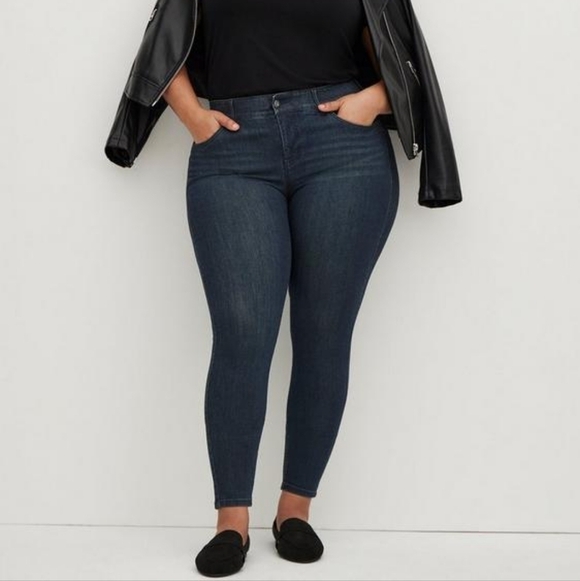 Torrid Bombshell skinny jeans dark wash sz 22 WJ5 - Picture 2 of 6
